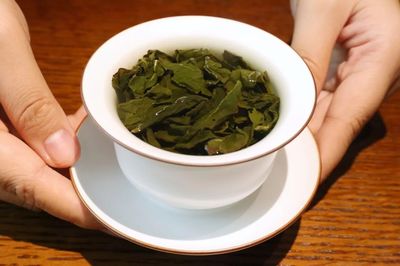 满桌小海鲜，呷茶话仙 安溪铁观音里的地道闽南食鲜法则